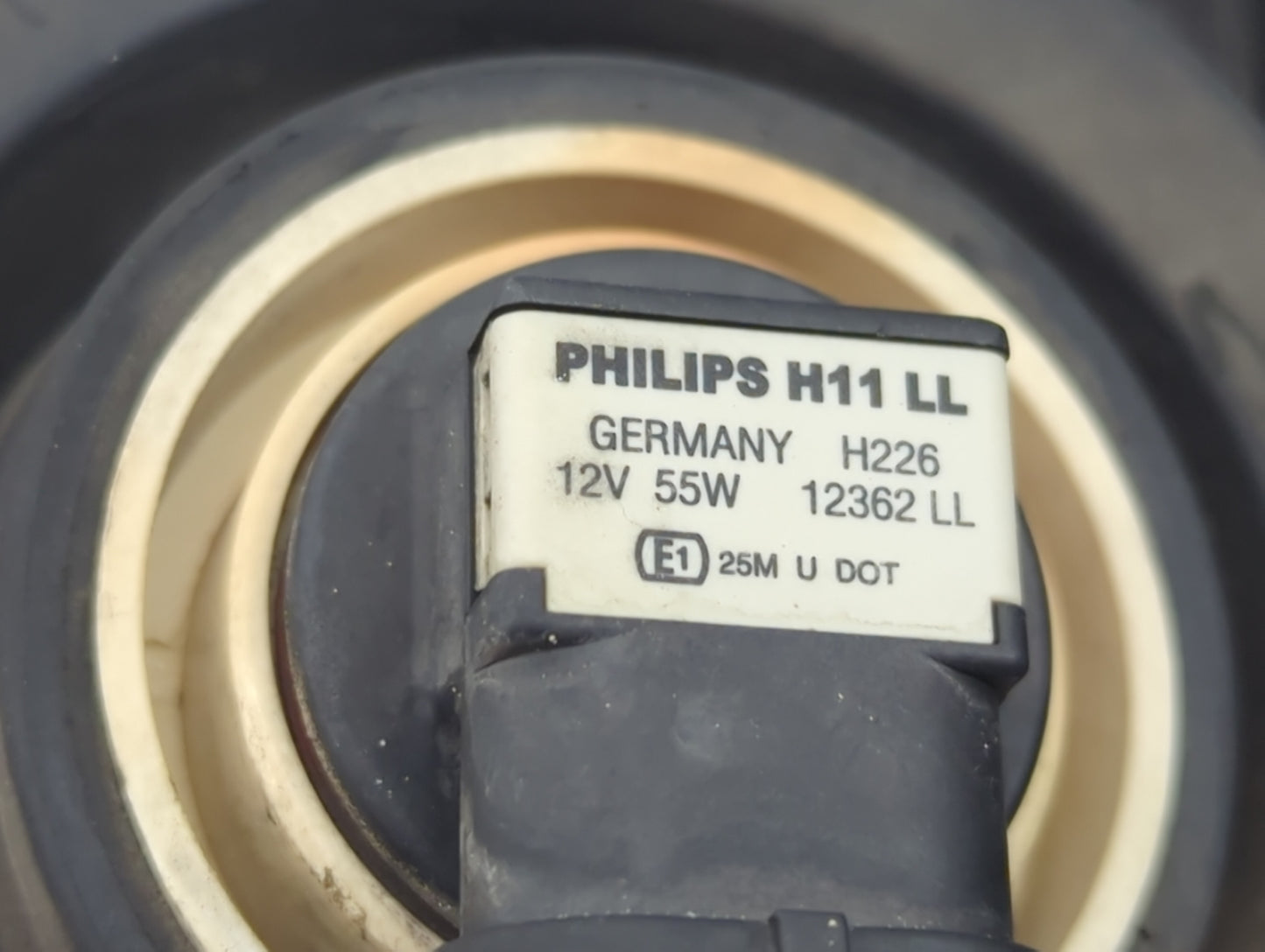 2003-2005 Saturn L300 Passenger Right Oem Head Light Headlight Lamp - Oemusedautoparts1.com