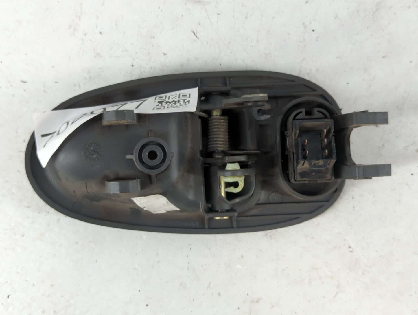 2002-2007 Saturn Vue Driver Rear Left Door Handle Exterior Assembly - Oemusedautoparts1.com