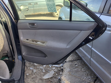 2002-2006 Toyota Camry Passenger Rear Door Oem