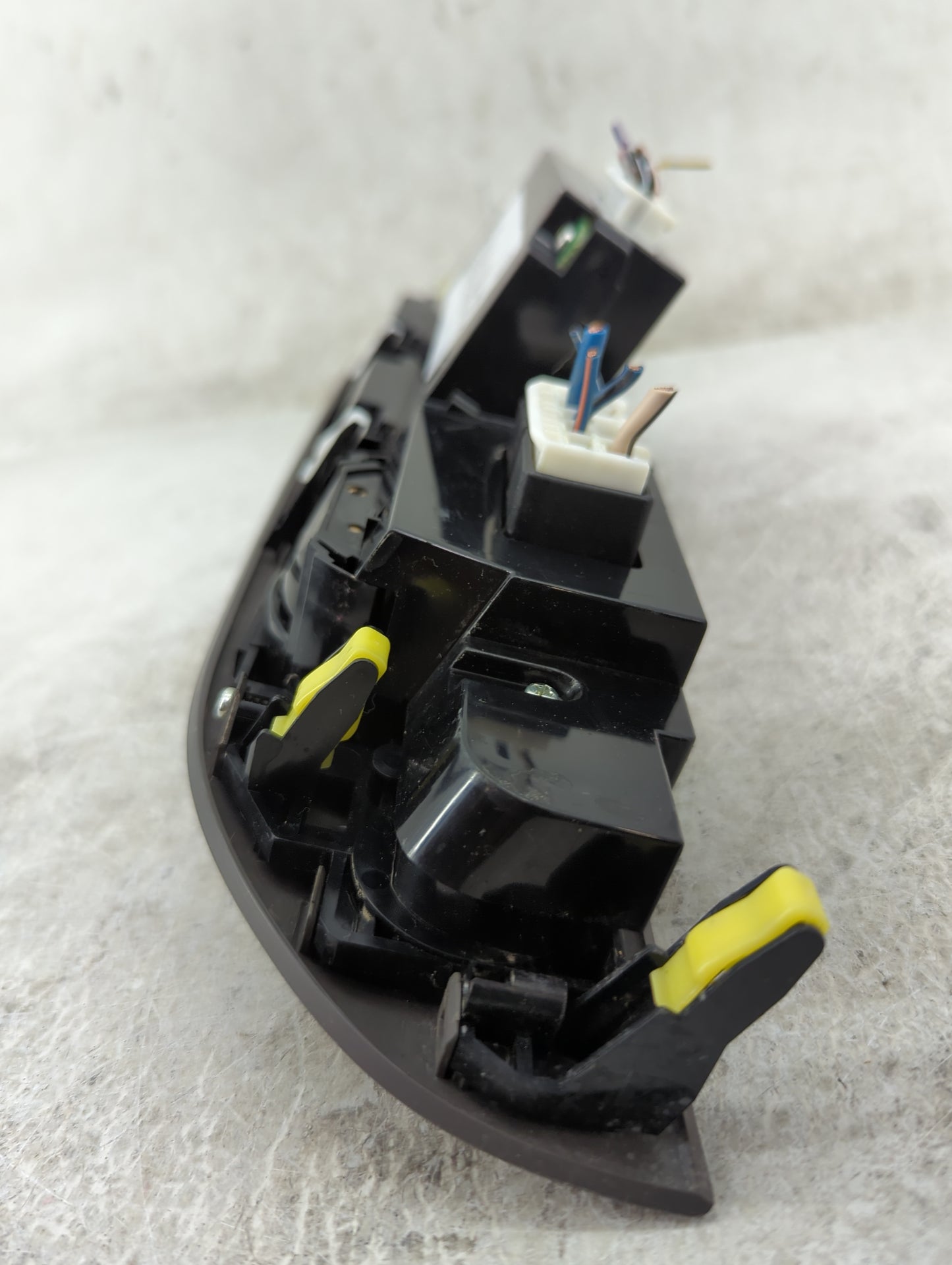 2003 Toyota Camry Climate Control Module Temperature AC/Heater Replacement P/N:55902-06060 Fits OEM Used Auto Parts - Oemuse