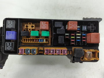 2001-2003 Toyota Highlander Fusebox Fuse Box Panel Relay Module P/N:8266248020 Fits Fits 2001 2002 2003 OEM Used Auto Parts