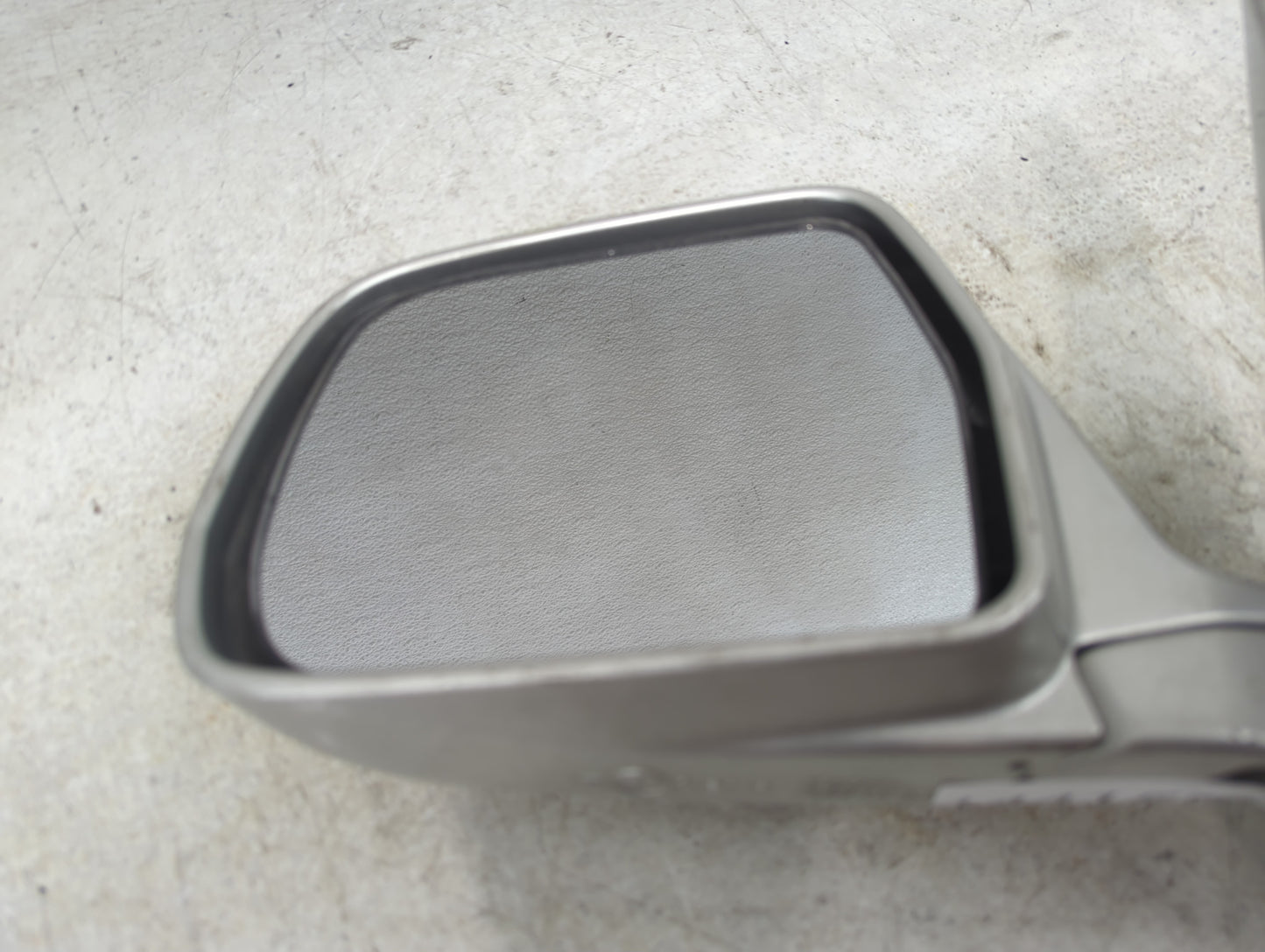 2001-2007 Toyota Highlander Driver Side View Mirror - Left Door Mirror OEM Used - Oemusedautoparts1.com