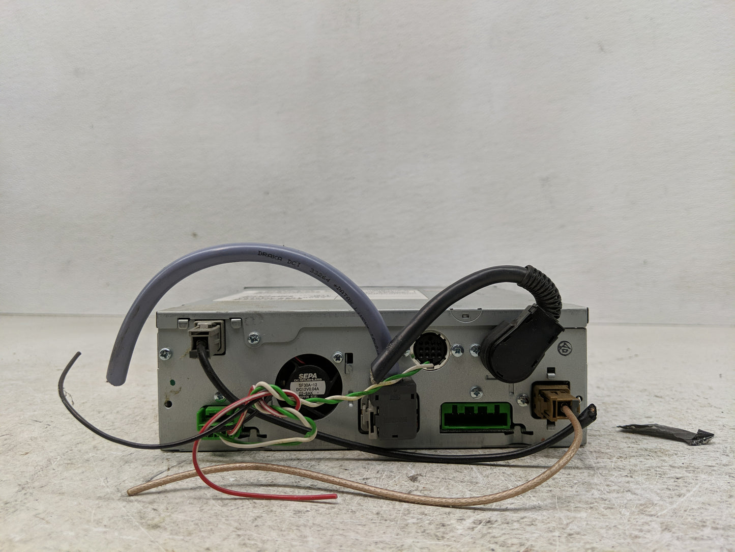 2003 Volvo S80 Radio AM FM Cd Player Receiver Replacement P/N:8673943 Fits OEM Used Auto Parts - Oemusedautoparts1.com