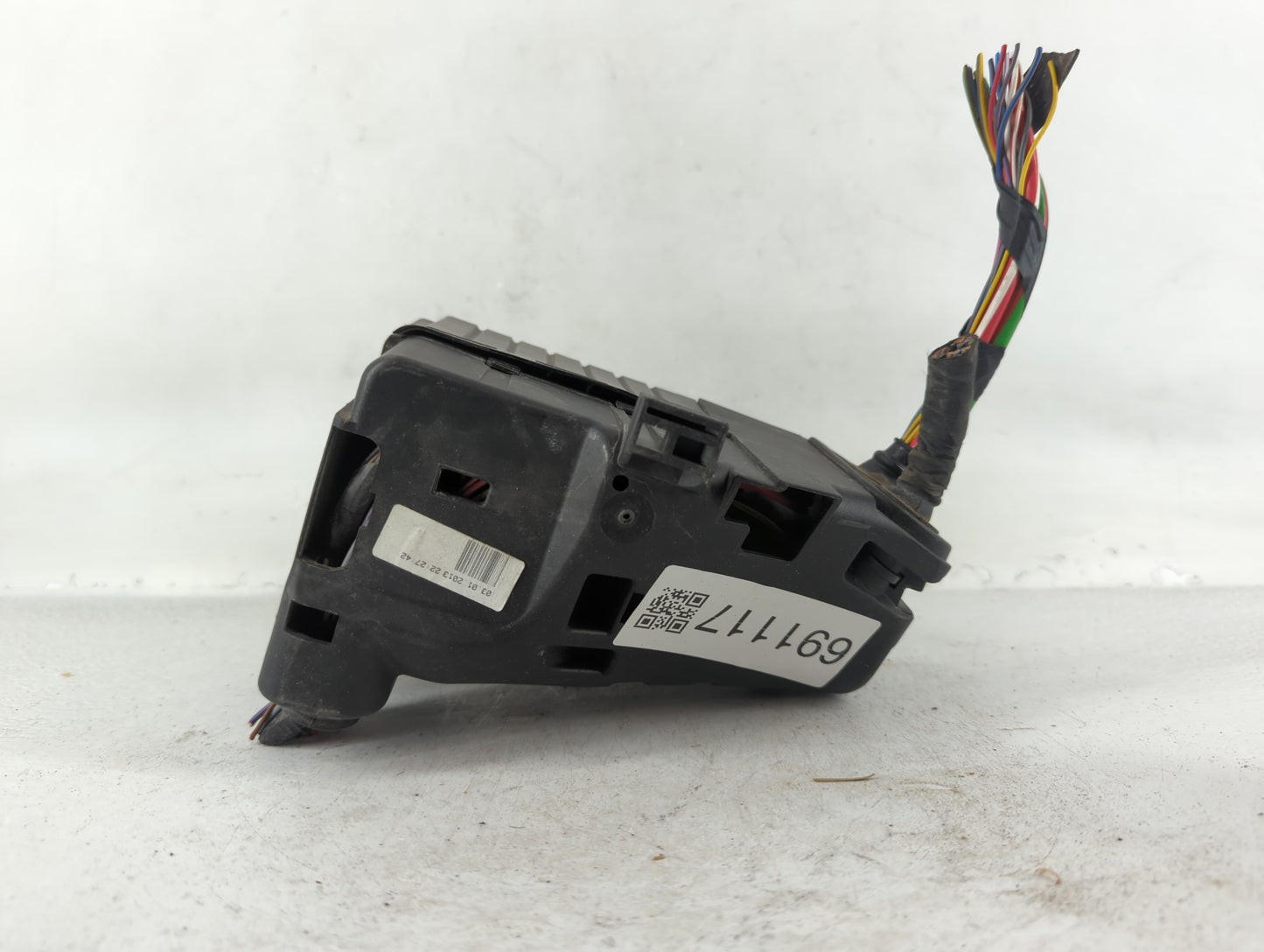 2003 Volvo V70 Fusebox Fuse Box Panel Relay Module P/N:6G9T-14A076-L Fits OEM Used Auto Parts - Oemusedautoparts1.com