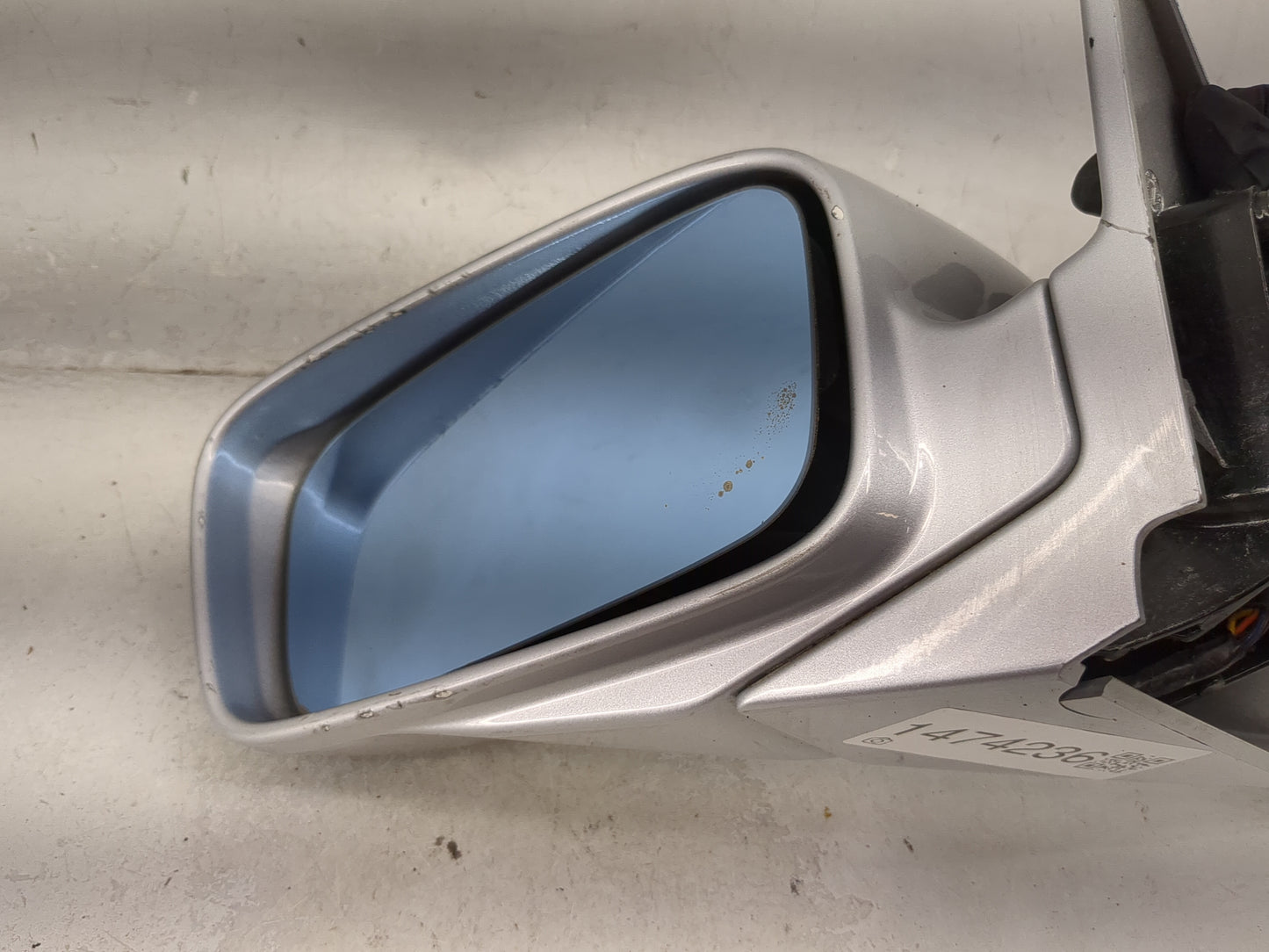 2004-2006 Acura Tl Driver Side View Mirror - Left Door Mirror OEM Used - Oemusedautoparts1.com