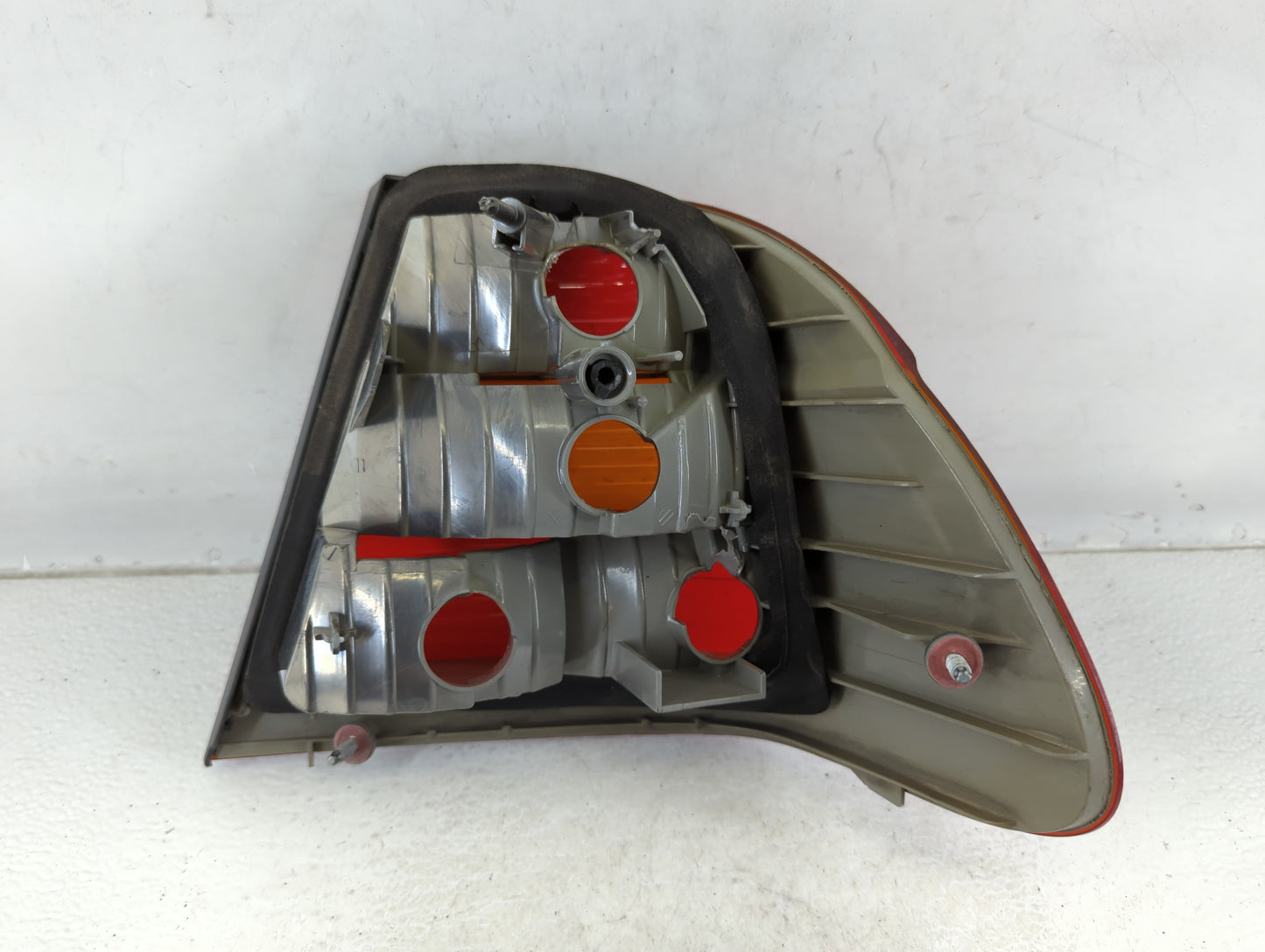 2004 Bmw 325ci Tail Light Assembly Driver Left OEM P/N:6 946 533-01 Fits Fits 2002 2003 2005 OEM Used Auto Parts - Oemusedau