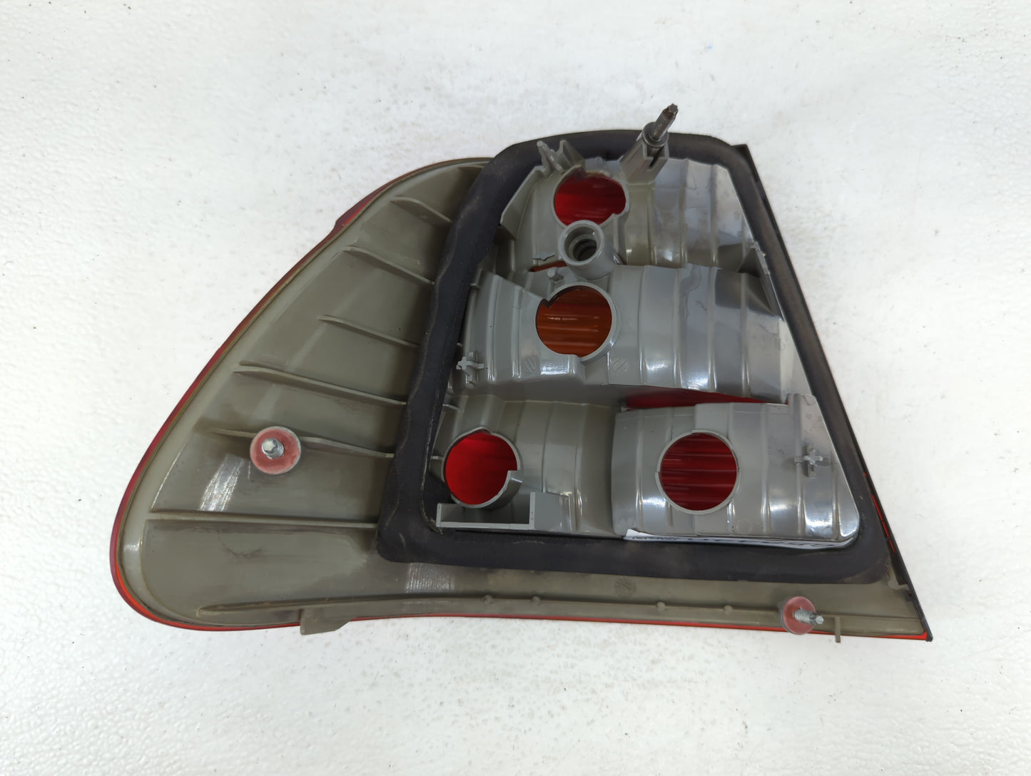 2002-2005 Bmw 325i Tail Light Assembly Passenger Right OEM P/N:6 946 534-01 Fits Fits 2002 2003 2004 2005 OEM Used Auto Part