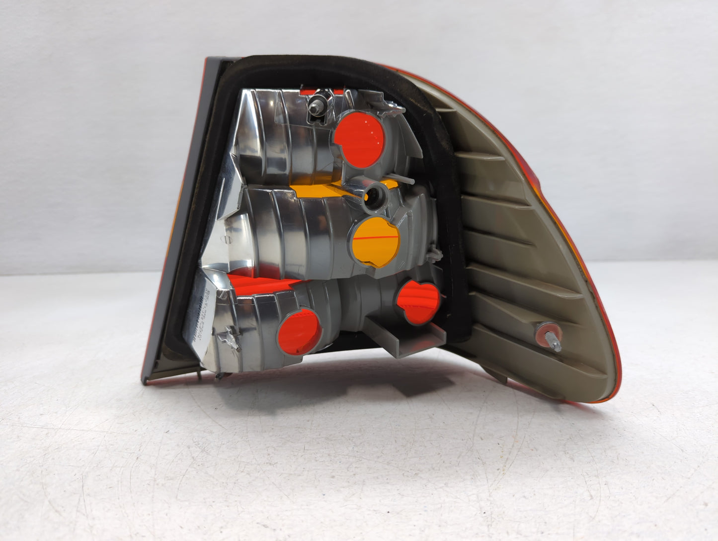 2002-2005 Bmw 325i Tail Light Assembly Driver Left OEM P/N:388011 1260 6 946 533-01 Fits Fits 2002 2003 2004 2005 OEM Used A
