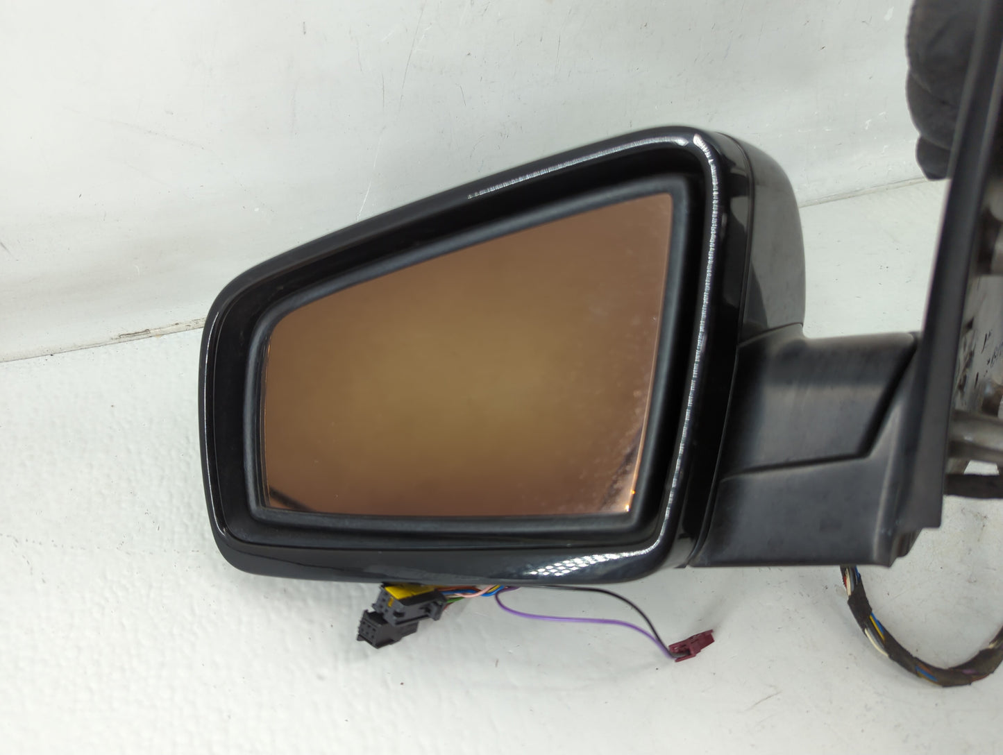 2004-2005 Bmw 645ci Driver Side View Mirror - Left Door Mirror OEM Used - Oemusedautoparts1.com