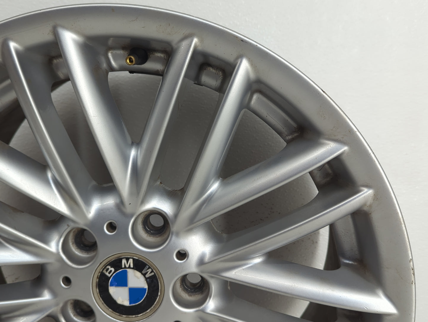 2002-2005 Bmw 745i Oem Wheel Rim 899664 - Oemusedautoparts1.com