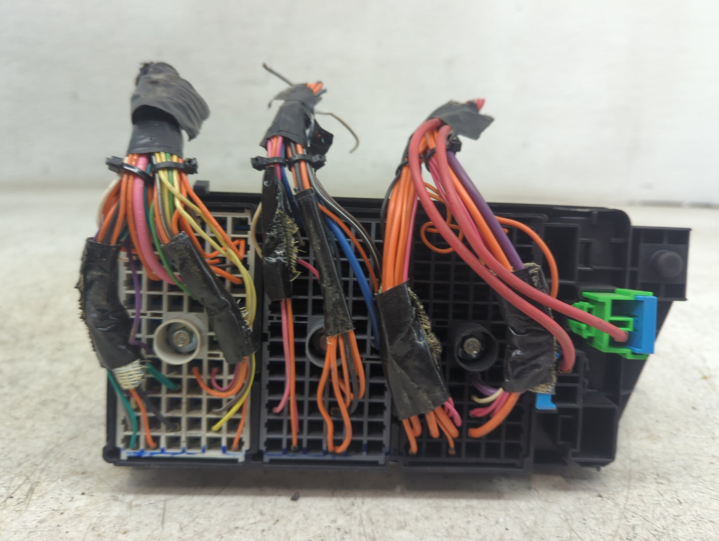 2004 Cadillac Deville Fusebox Fuse Box Panel Relay Module P/N:12-2903-02:42 15448284 Fits OEM Used Auto Parts - Oemusedautop