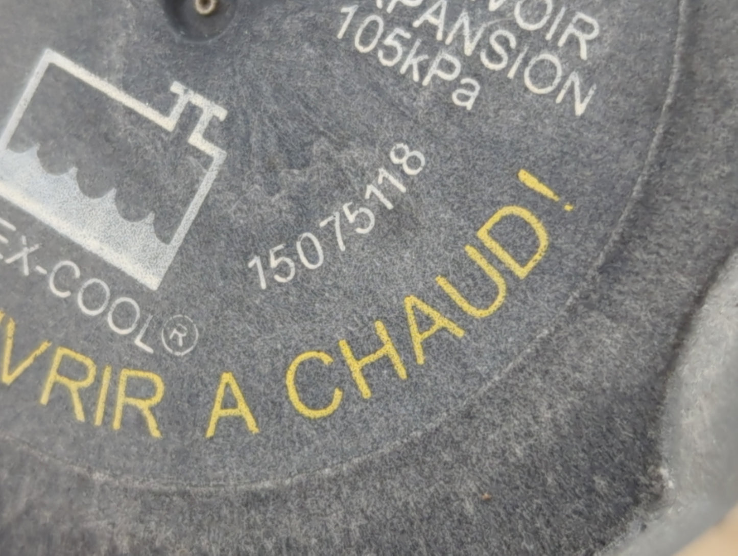 2003 Escalade Esv Radiator Coolant Overflow Expansion Tank Bottle - Oemusedautoparts1.com