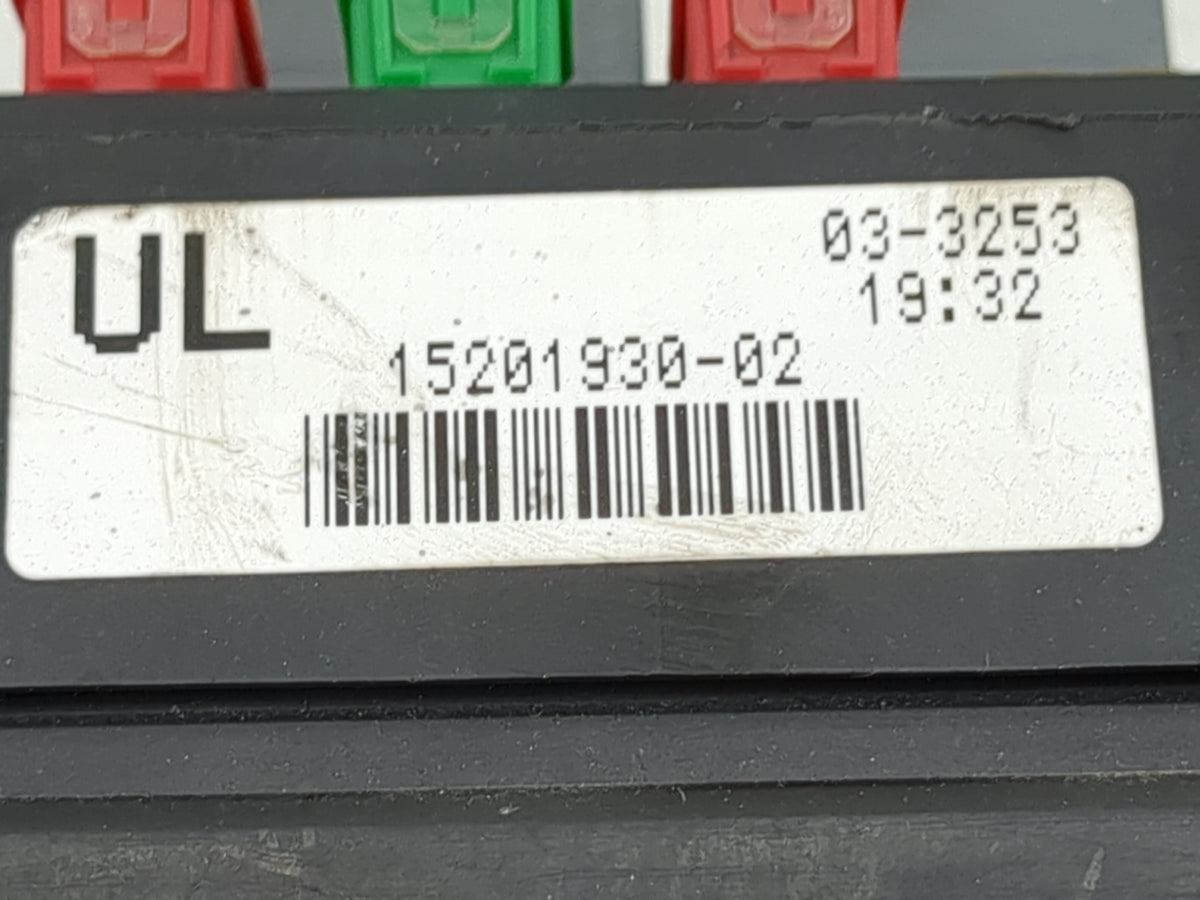 2003-2006 Chevrolet Avalanche 1500 Fusebox Fuse Box Panel Relay Module P/N:15201930-02 15328864 Fits Fits 2003 2004 2005 200