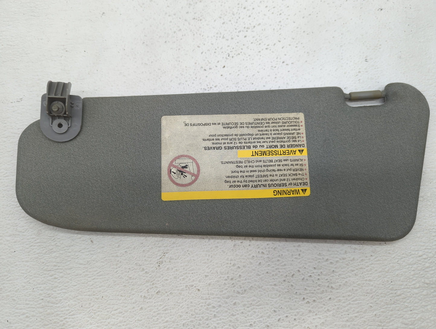 2004-2005 Chevrolet Aveo Sun Visor Shade Replacement Passenger Right Mirror Fits Fits 2004 2005 OEM Used Auto Parts - Oemuse