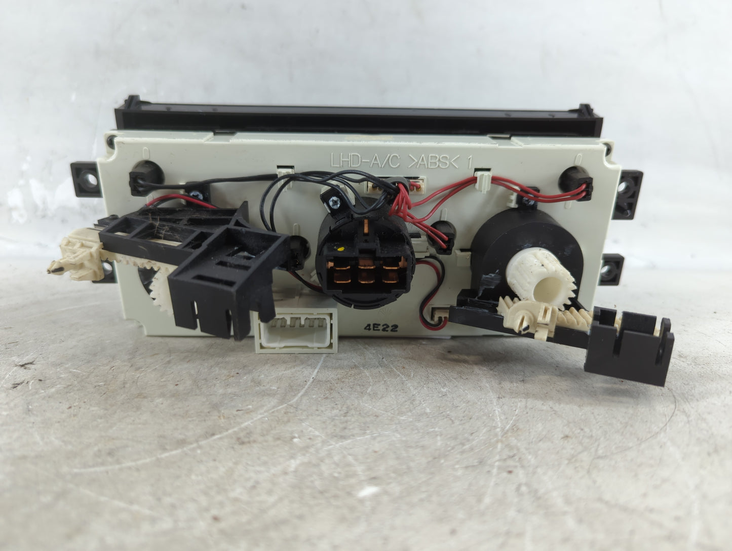 2004-2006 Chevrolet Aveo Climate Control Module Temperature AC/Heater Replacement Fits OEM Used Auto Parts - Oemusedautopart