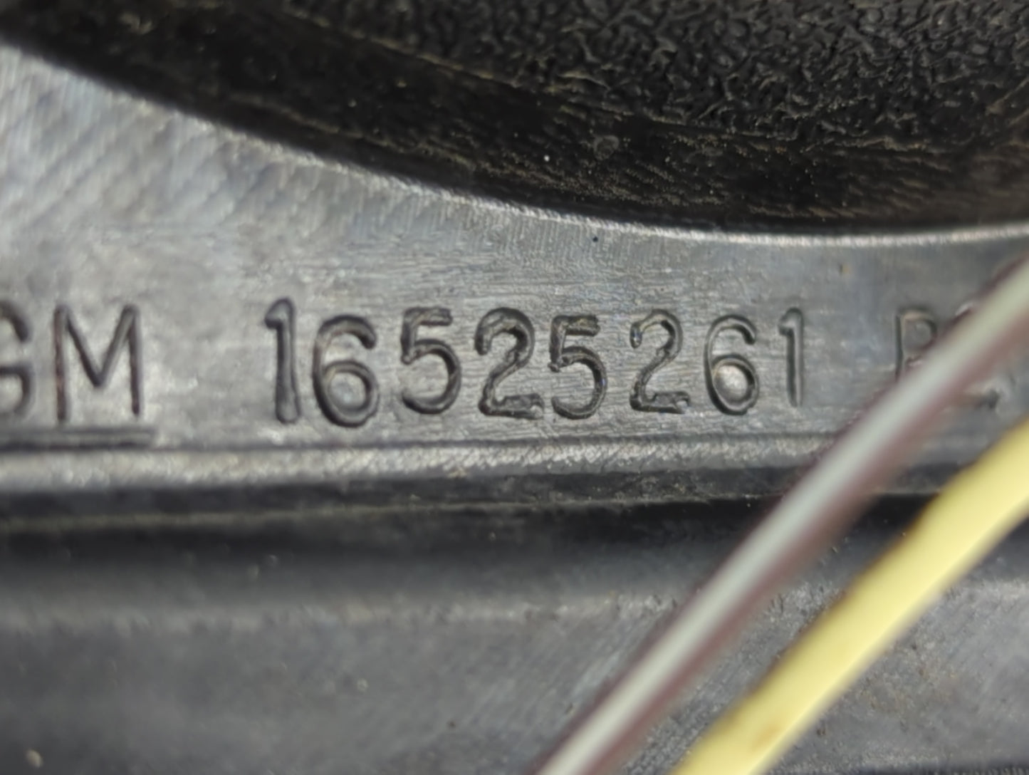 2004-2005 Chevrolet Impala Tail Light Assembly Driver Left OEM P/N:16525261 16525262 Fits Fits 2004 2005 OEM Used Auto Parts