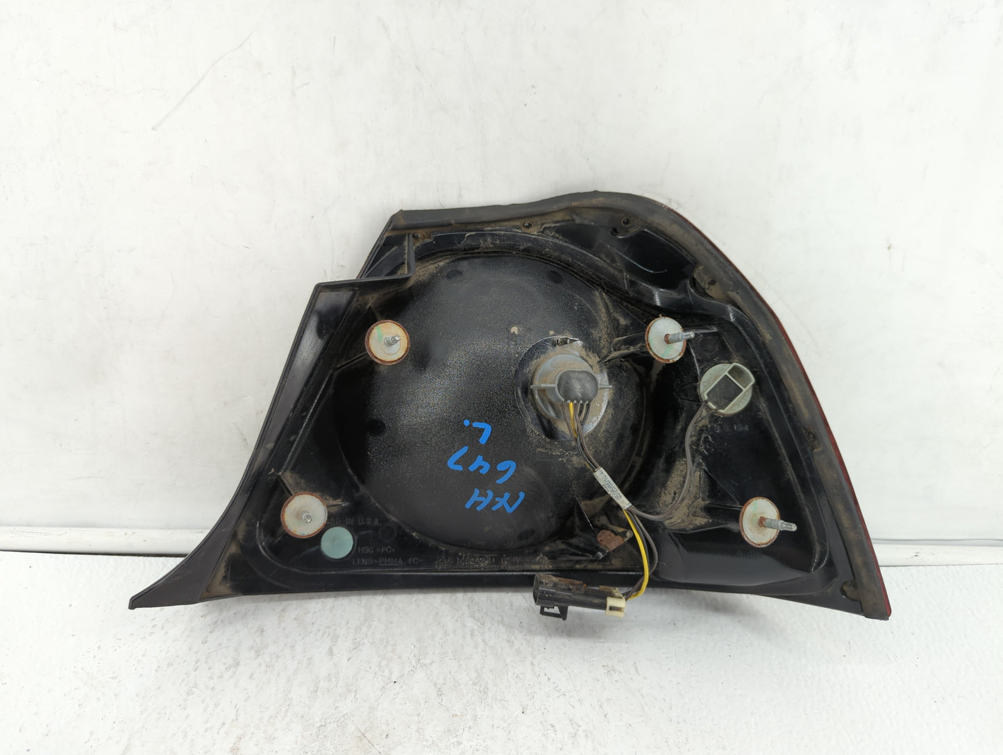 2004-2005 Chevrolet Impala Tail Light Assembly Driver Left OEM P/N:16525261 Fits Fits 2004 2005 OEM Used Auto Parts - Oemuse