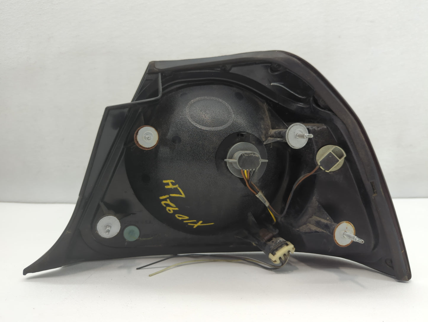 2004-2005 Chevrolet Impala Tail Light Assembly Driver Left OEM P/N:16525261 Fits Fits 2004 2005 OEM Used Auto Parts - Oemuse