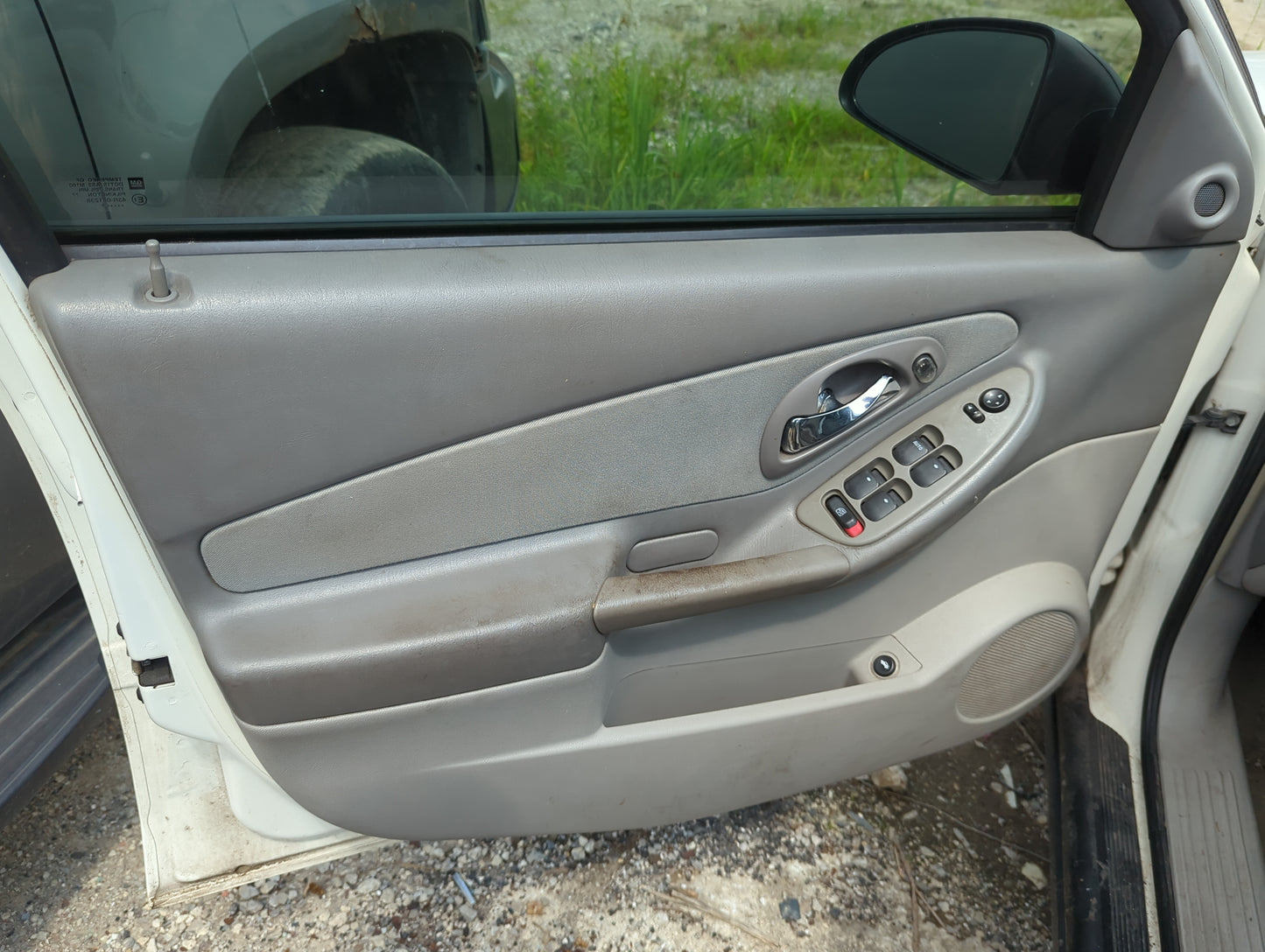 2004 Chevrolet Malibu Front Left Driver Interior Door Panel Trim - Oemusedautoparts1.com