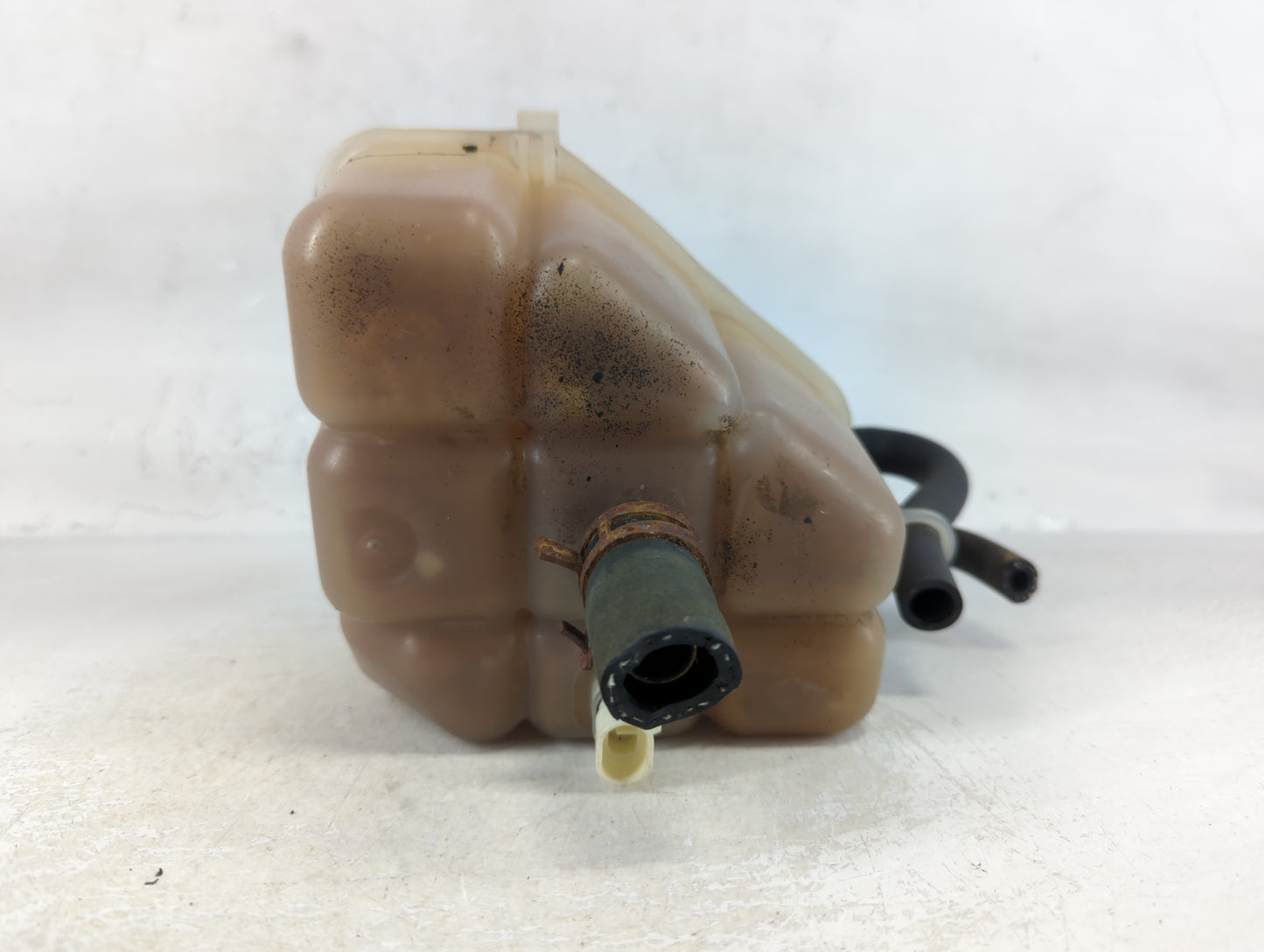 2004 Chevrolet Malibu Radiator Coolant Overflow Expansion Tank Bottle - Oemusedautoparts1.com