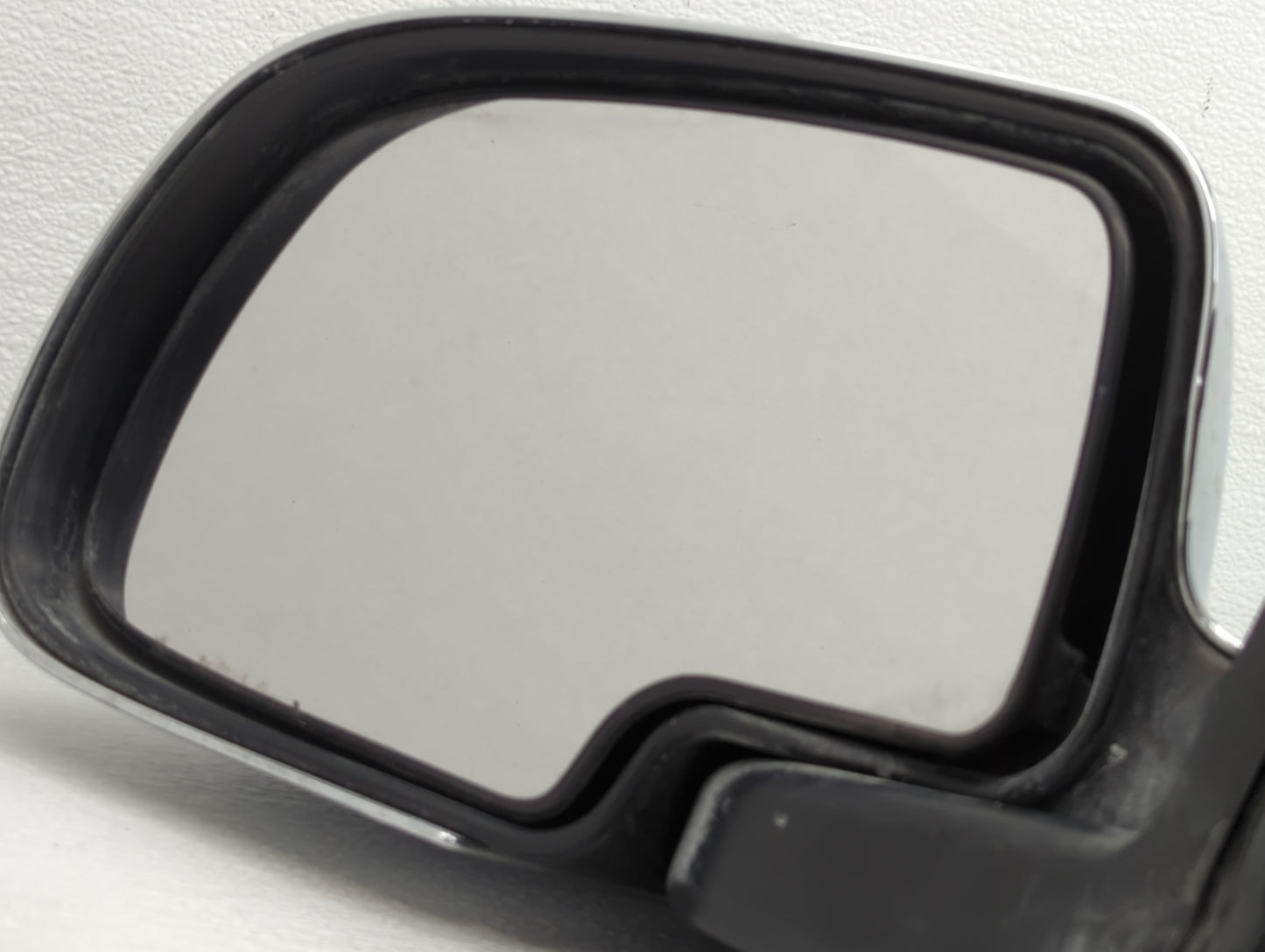 1999-2007 Chevrolet Silverado 2500 Driver Side View Mirror - Left Door Mirror OEM Used - Oemusedautoparts1.com