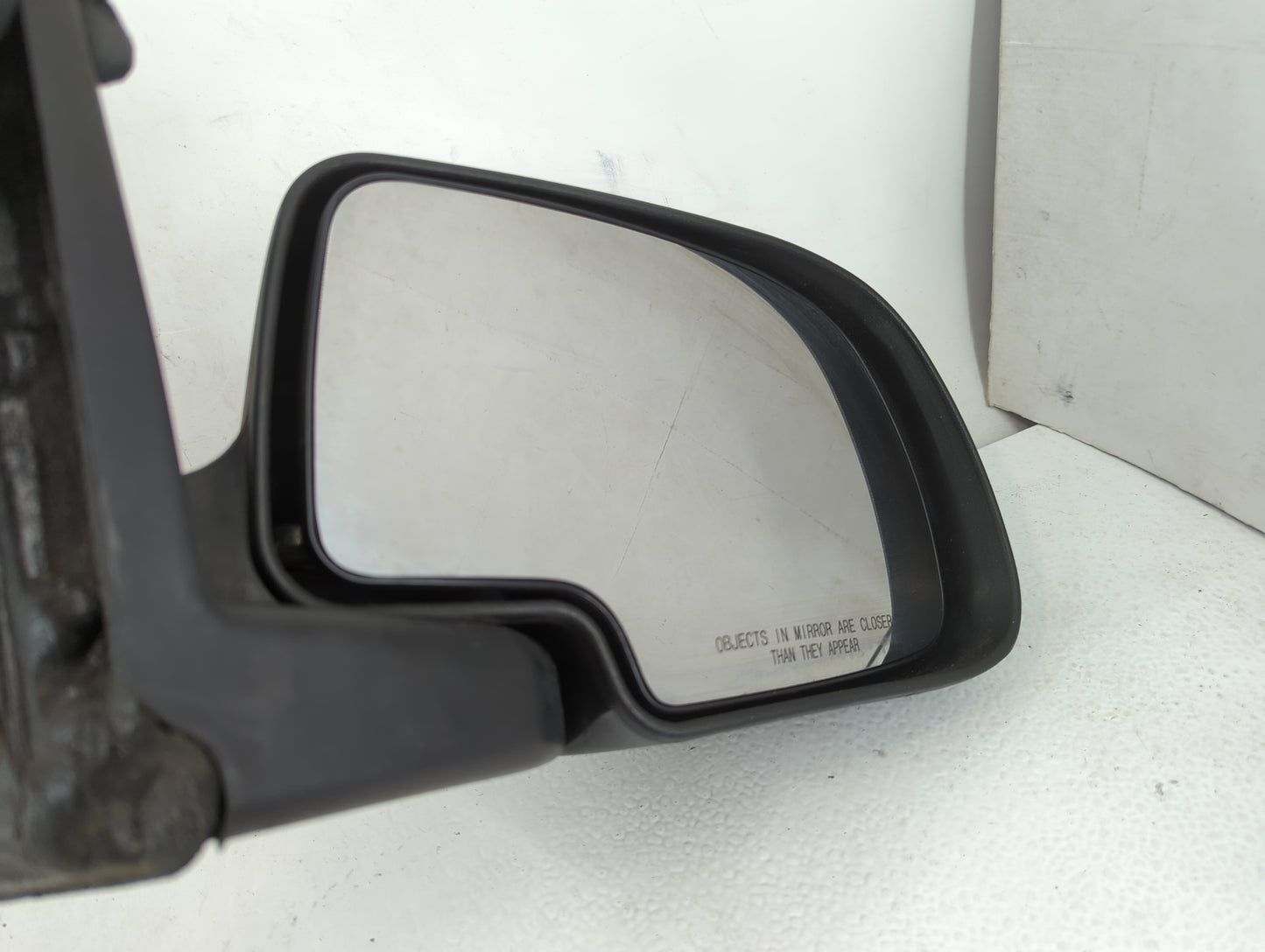2003-2006 Chevrolet Suburban 1500 Passenger Side View Mirror - Right Door Mirror OEM Used - Oemusedautoparts1.com