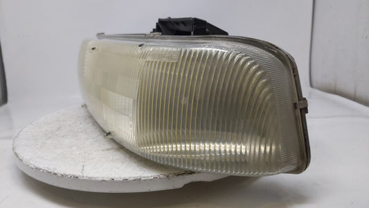 2004 Chevrolet Suburban 1500 Driver Left Oem Head Light Lamp R8s41b01
