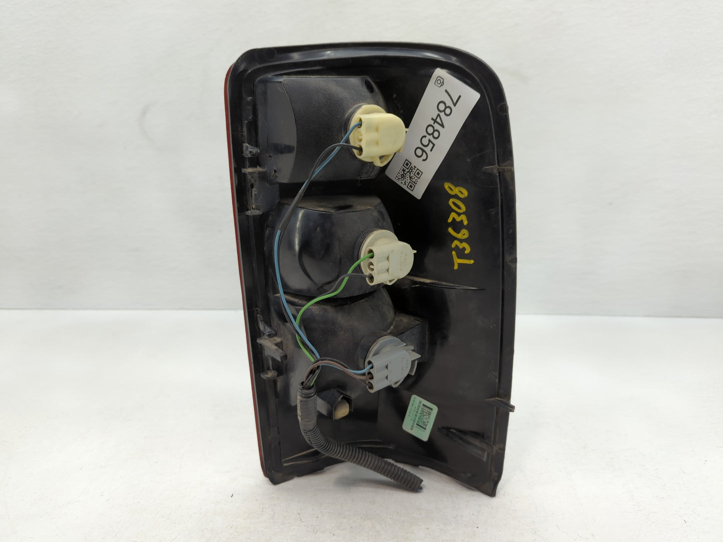 2004-2006 Chevrolet Suburban 1500 Tail Light Assembly Driver Left OEM P/N:15113217 Fits Fits 2004 2005 2006 OEM Used Auto Pa