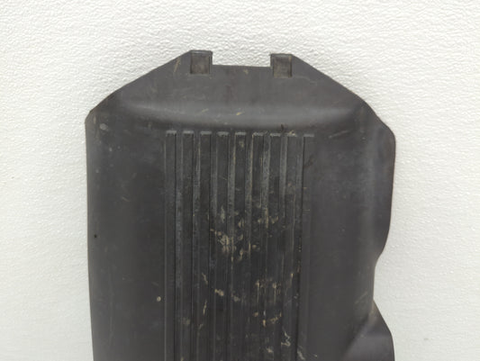 2004 Chevrolet Suburban 2500 Engine Cover