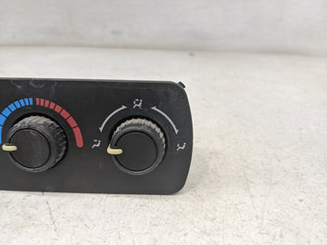 2003-2006 Chevrolet Tahoe Climate Control Module Temperature AC/Heater Replacement P/N:15112019 Fits Fits 2003 2004 2005 2006 OEM Used Auto Parts