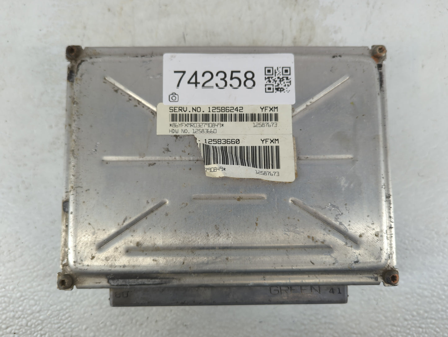 2004 Chevrolet Tahoe PCM Engine Control Computer ECU ECM PCU OEM P/N:12586242 Fits OEM Used Auto Parts - Oemusedautoparts1.c