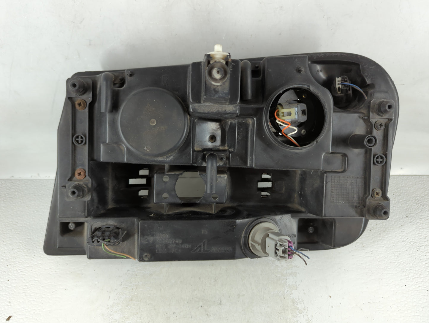 Chevrolet Trailbazer Ext Passenger Right Oem Head Light Headlight Lamp - Oemusedautoparts1.com