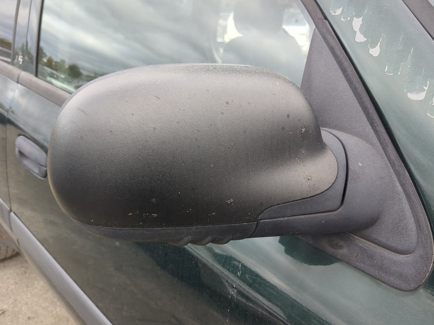 2002-2005 Chevrolet Trailblazer Passenger Side View Mirror - Right Door Mirror OEM Used - Oemusedautoparts1.com