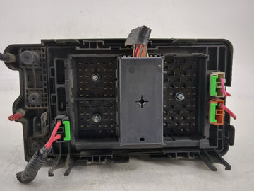 2004-2005 Chevrolet Trailblazer Fusebox Fuse Box Panel Relay Module Fits Fits 2004 2005 OEM Used Auto Parts
