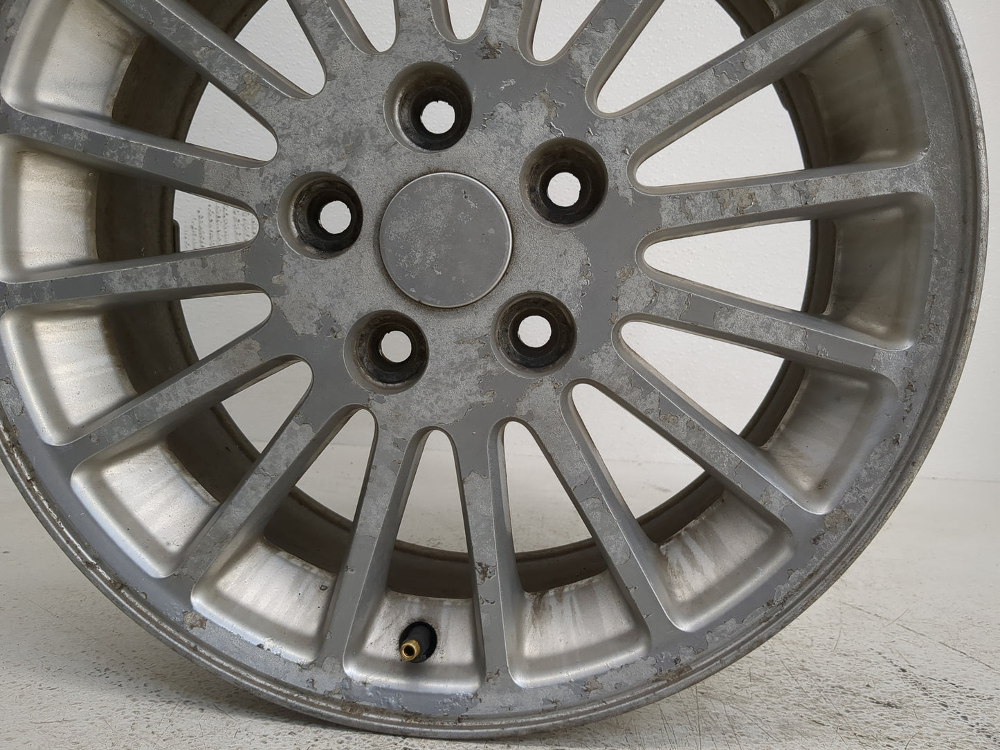 2002-2004 Chrysler Concorde Oem Wheel Rim - Oemusedautoparts1.com