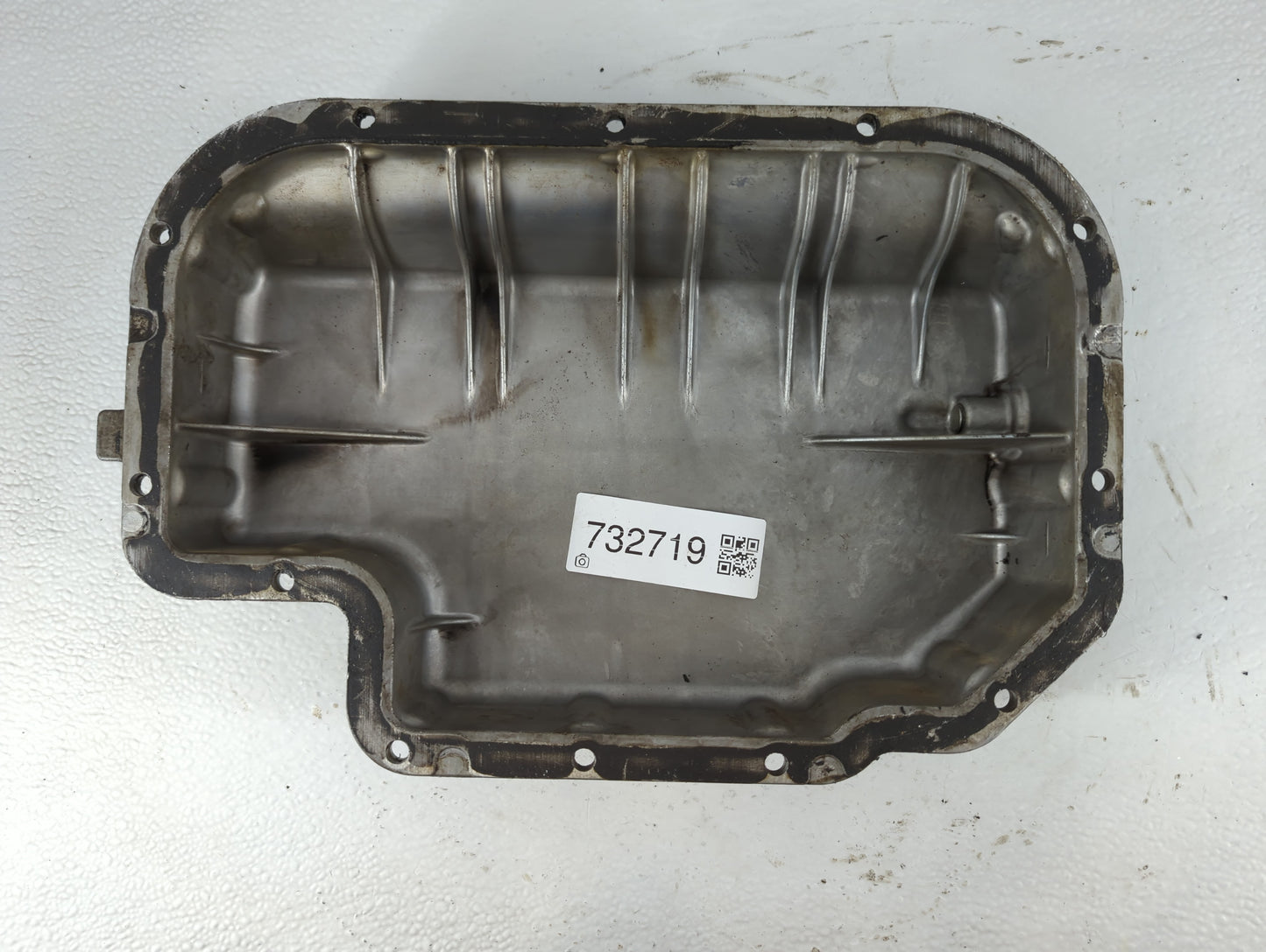 2004-2008 Chrysler Crossfire Engine Oil Pan P/N:A 112 014 06 03 Fits Fits 2004 2005 2006 2007 2008 OEM Used Auto Parts - Oem