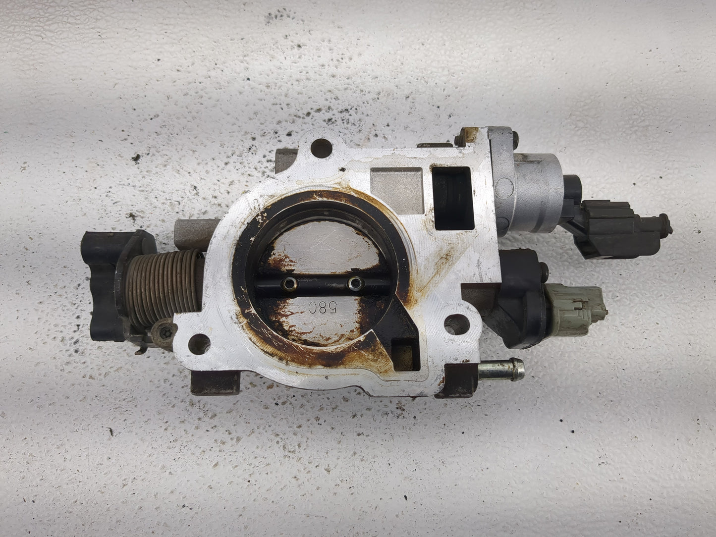 2003-2007 Dodge Caravan Throttle Body P/N:04861254AF Fits Fits 2003 2004 2005 2006 2007 OEM Used Auto Parts - Oemusedautopar