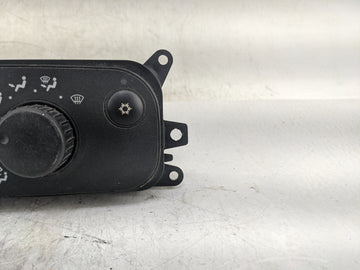 2003-2004 Dodge Dakota Climate Control Module Temperature AC/Heater Replacement P/N:P55056322AC Fits Fits 2003 2004 2005 OEM Used Auto Parts