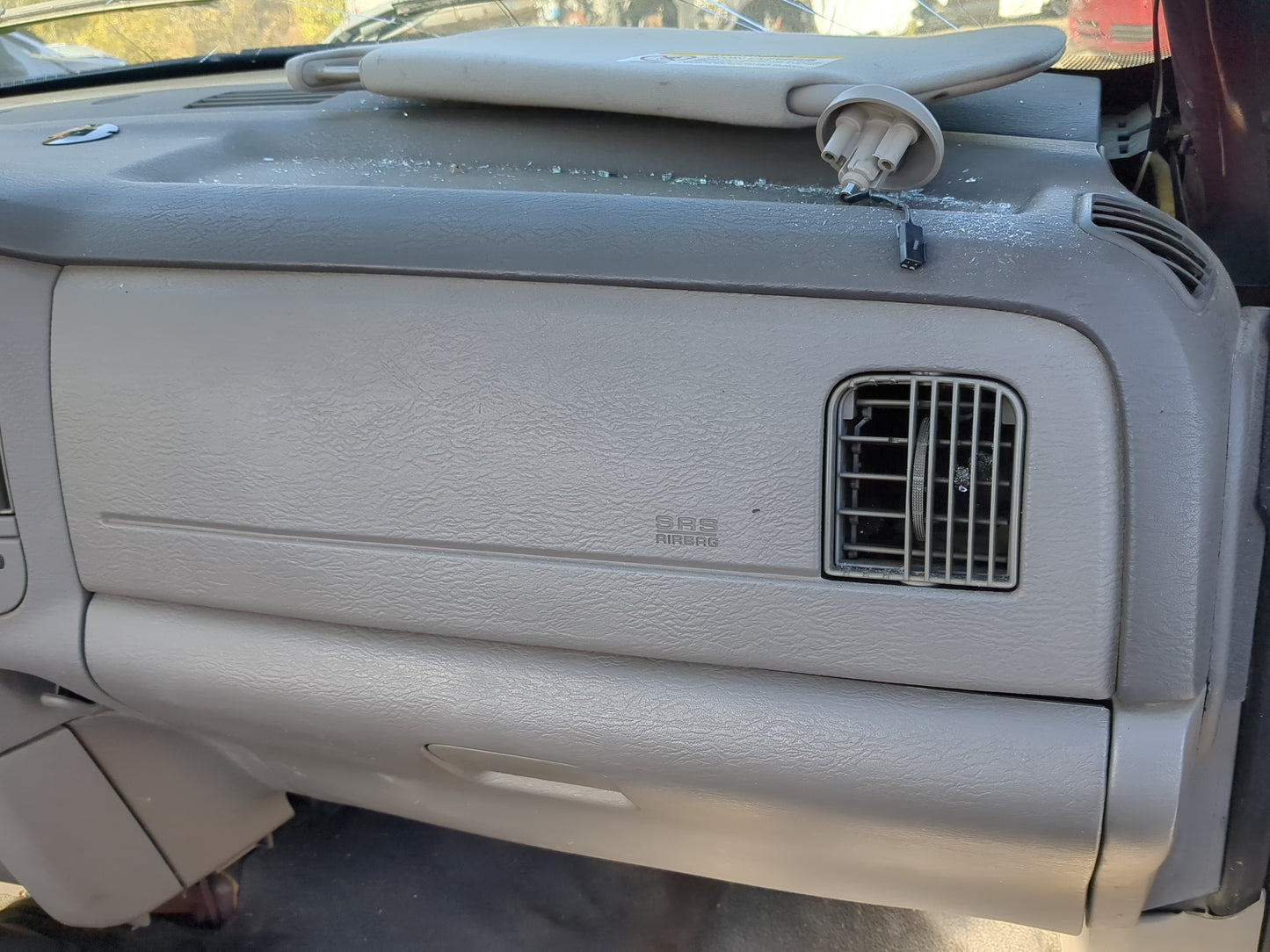 2004-2005 Dodge Ram 1500 Air Bag Passenger Right Dashboard OEM Fits Fits 2004 2005 OEM Used Auto Parts - Oemusedautoparts1.c