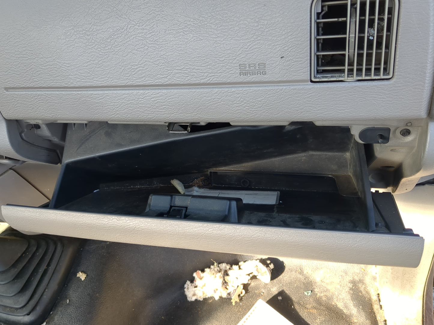 2004 Dodge Ram 1500 Passenger Glove Box Door Storage Compartment - Oemusedautoparts1.com