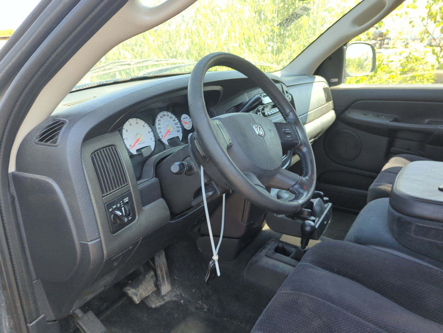 2004-2004 Dodge Ram 1500 Air Bag Driver Left Steering Wheel Mounted - Oemusedautoparts1.com