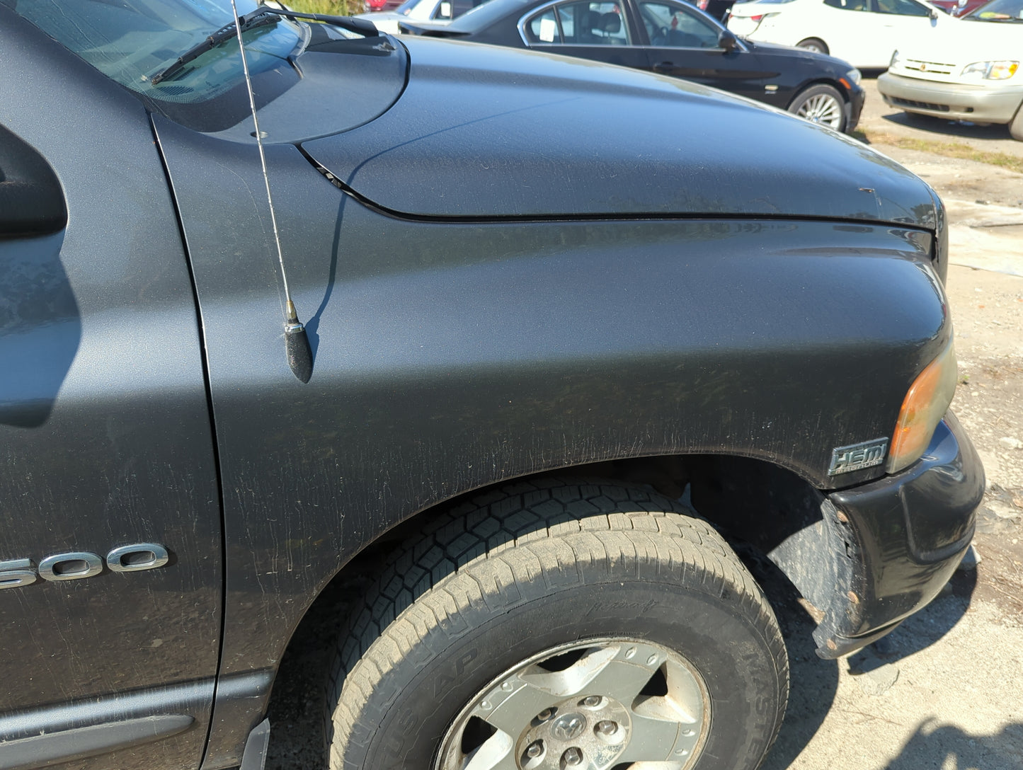 2002-2005 Dodge Ram 1500 Passenger Fender - Oemusedautoparts1.com