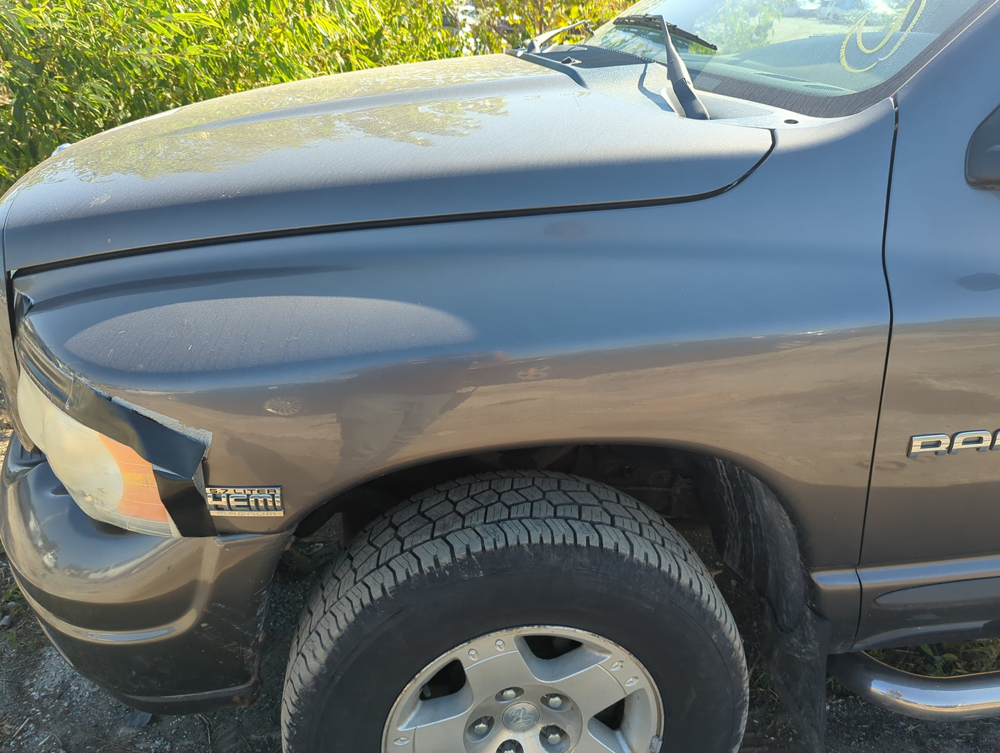 2002-2005 Dodge Ram 1500 Driver Fender - Oemusedautoparts1.com