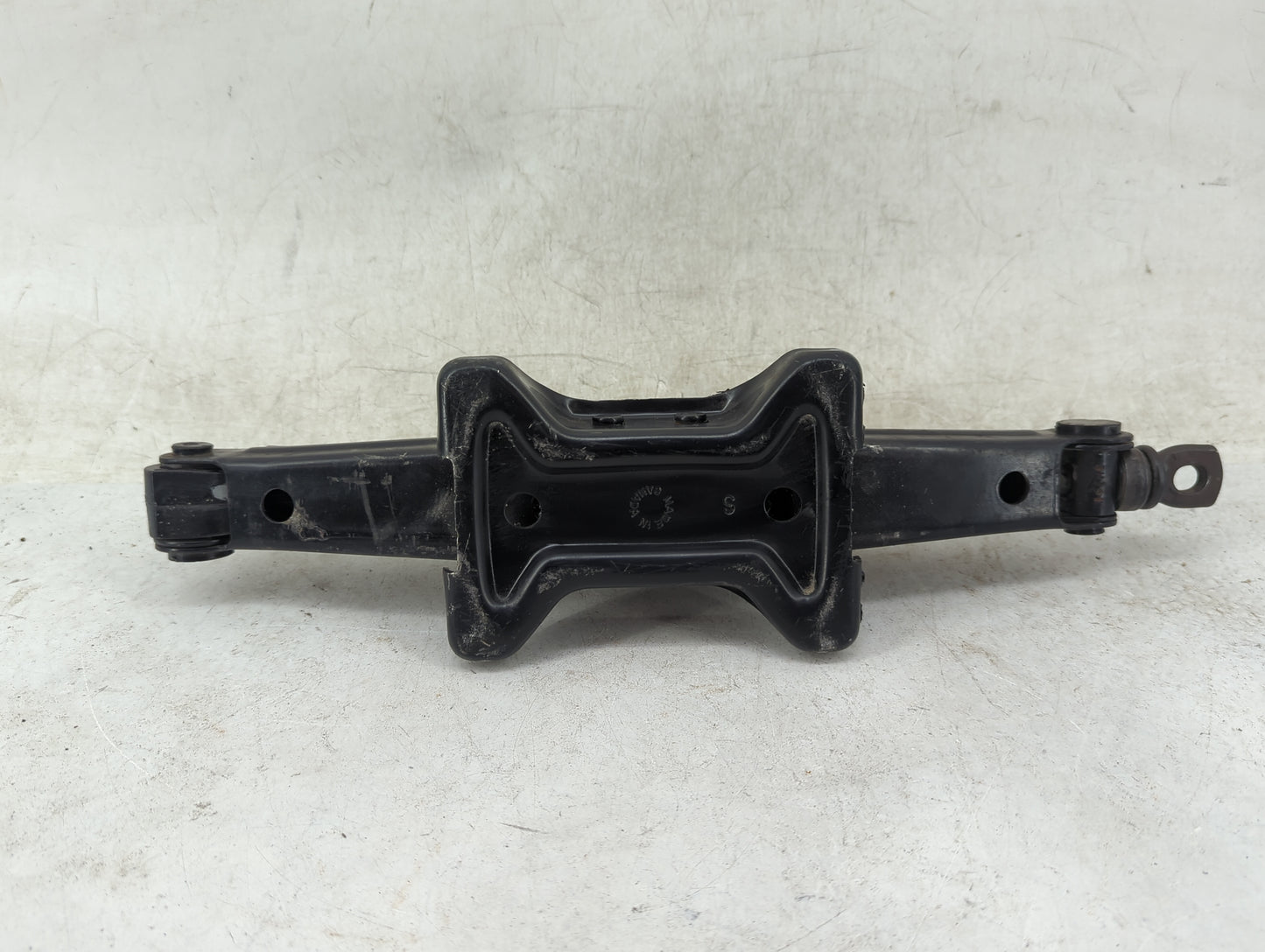 2004 Ford Escape Spare Scissor Car Jack 1460155 - Oemusedautoparts1.com