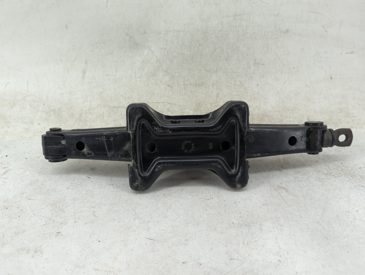 2004 Ford Escape Spare Scissor Car Jack 1460155 - Oemusedautoparts1.com