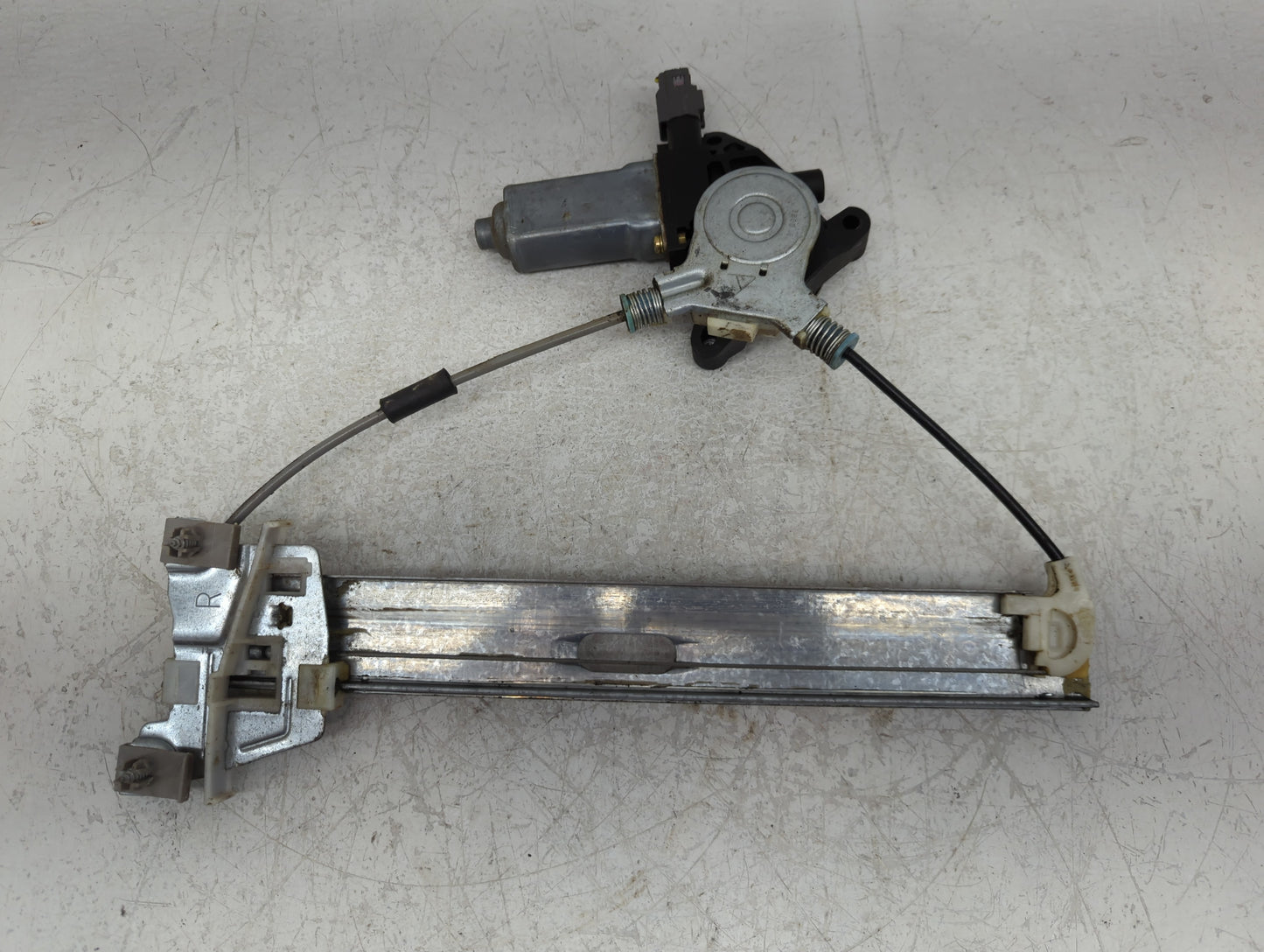 2001-2007 Ford Escape Passenger Rear Right Power Window Motor - Oemusedautoparts1.com