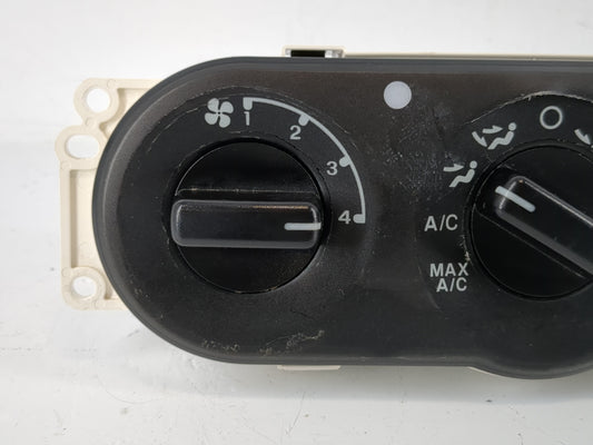 2002-2007 Ford Escape Climate Control Module Temperature AC/Heater Replacement P/N:YL8H-19980-A Fits OEM Used Auto Parts