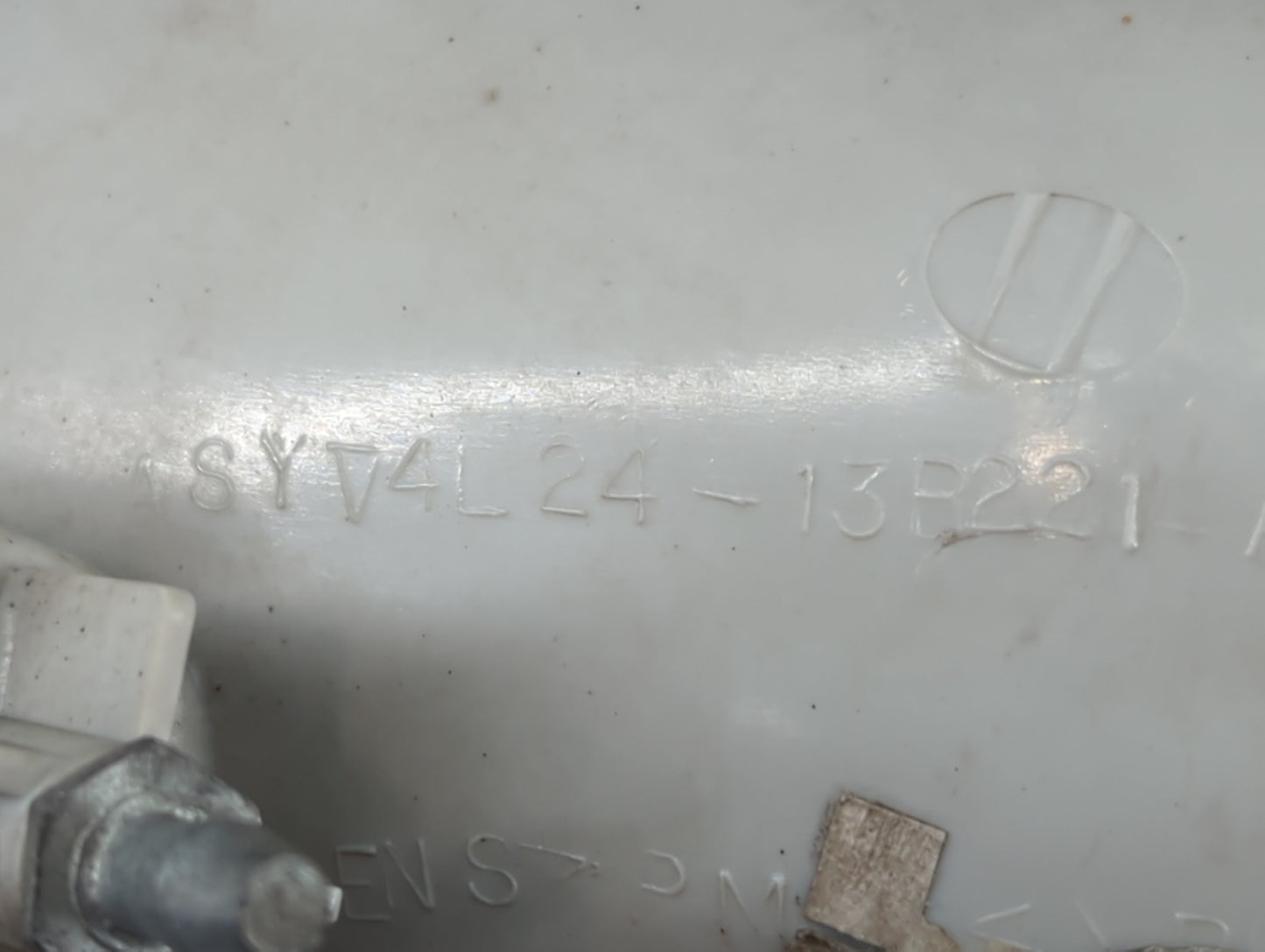 2004-2005 Ford Explorer Driver Left Oem Front Light Lamp - Oemusedautoparts1.com