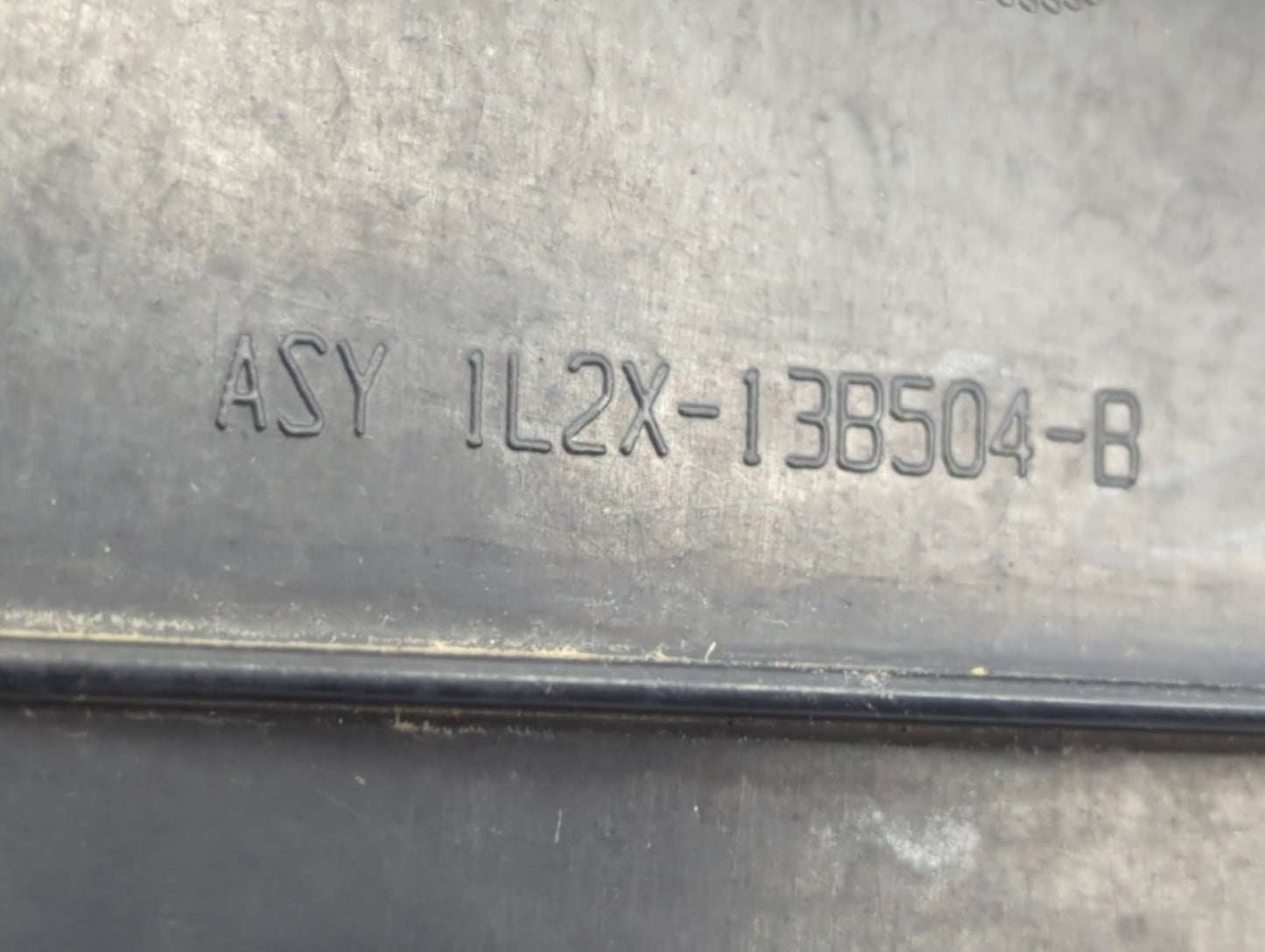 2002-2005 Ford Explorer Tail Light Assembly Passenger Right OEM P/N:1L2X-13B504-B Fits Fits 2002 2003 2004 2005 OEM Used Aut