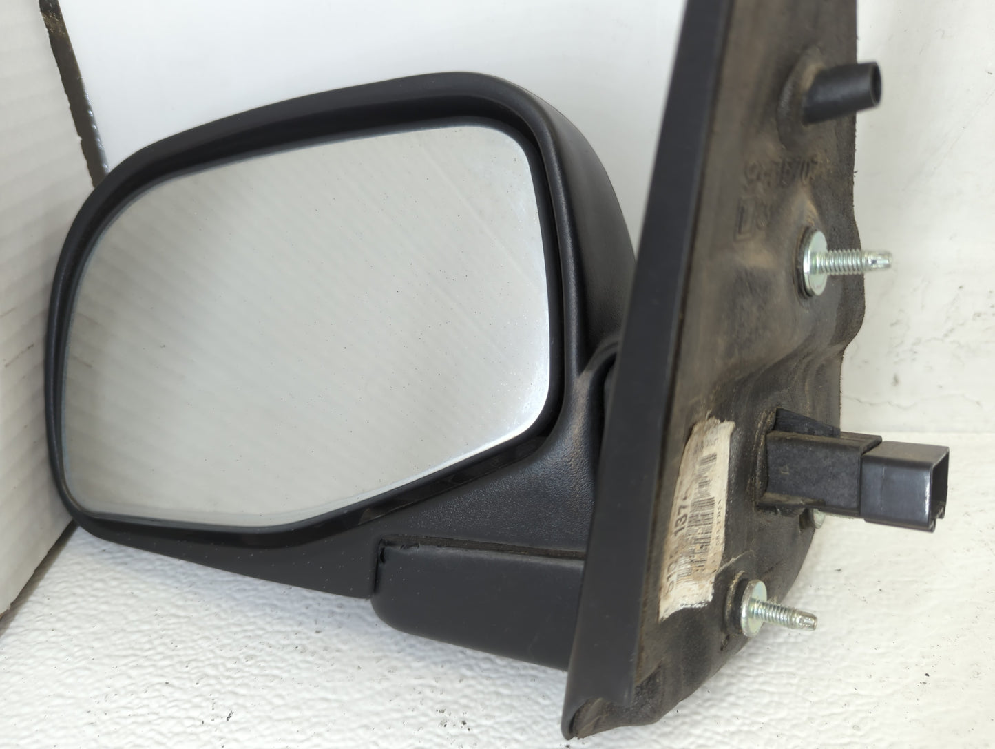 2002-2005 Ford Explorer Driver Side View Mirror - Left Door Mirror OEM Used - Oemusedautoparts1.com